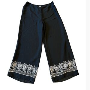 SPANNER Gorgeous Black Wide Leg Pants with White Floral Trim. Lined.